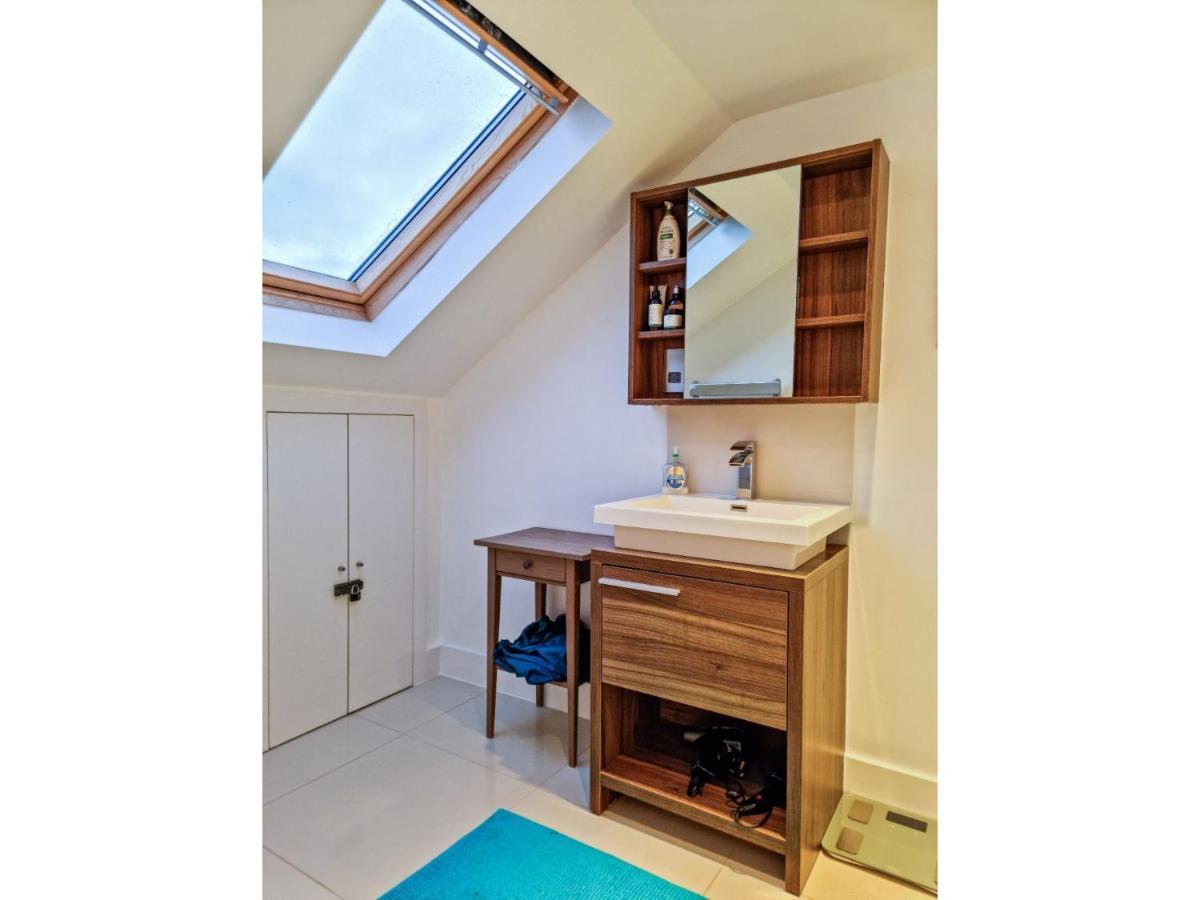 Pass The Keys Family Friendly 2 Bedroom Gem In Shepherd'S Bush London Eksteriør bilde